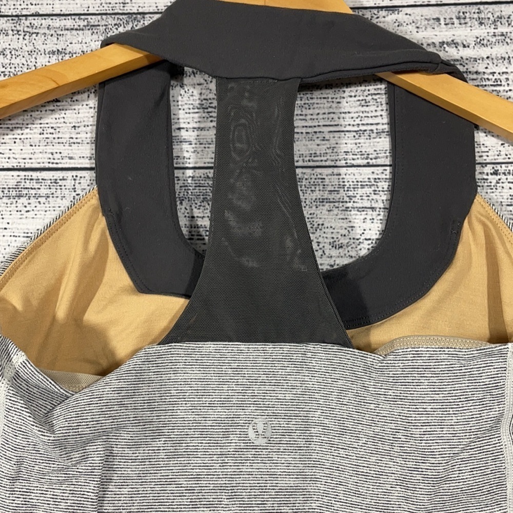 Lululemon Athletica Racerback Workout Gym Tank Top - Picture 4 of 4